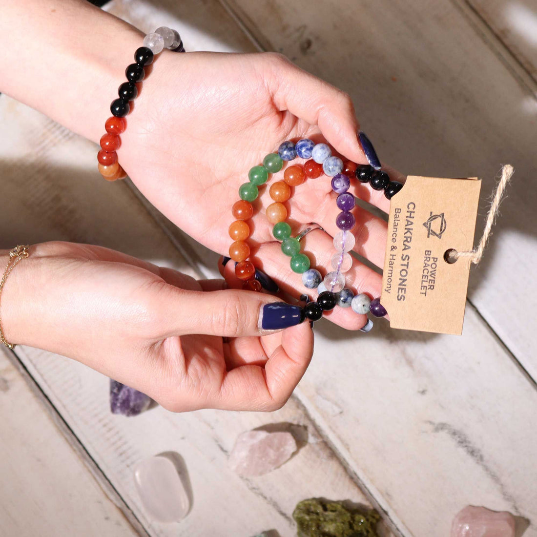 Bracelet Pierres des 7 Chakras – Harmonie en 7 chakras sur fond doux Brillanceleste - vue 2
